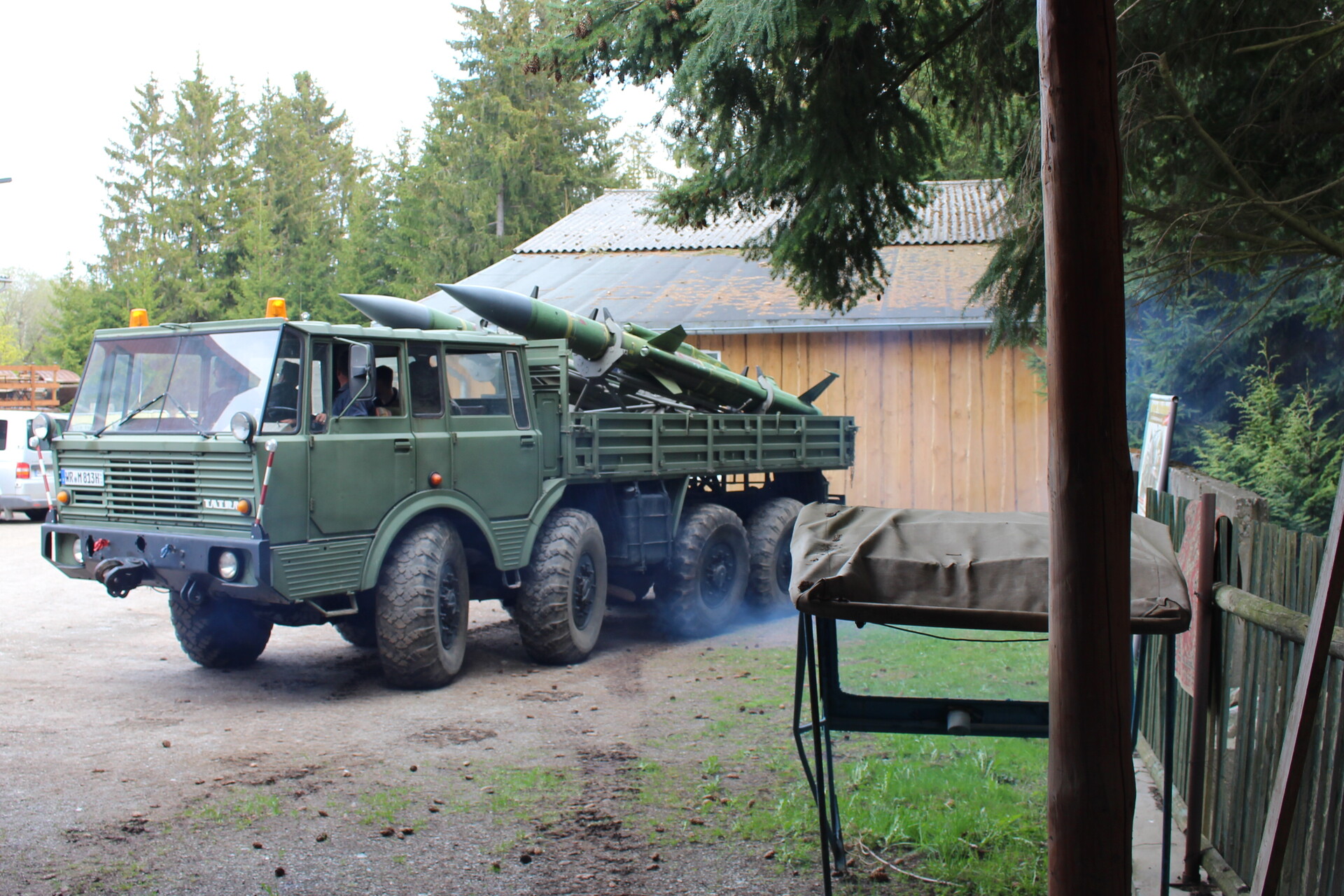 "3-Länder-Tour" Mitfahren im TATRA 813