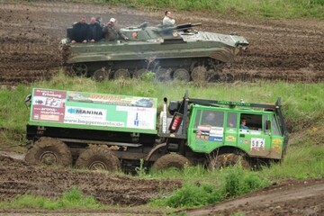 Kombi-Paket (BMP + TATRA 813)