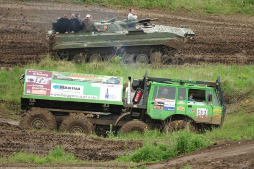 Kombi-Paket (BMP + TATRA 813)