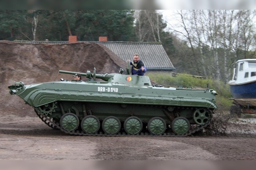 Speedfahrt im Schützenpanzer BMP