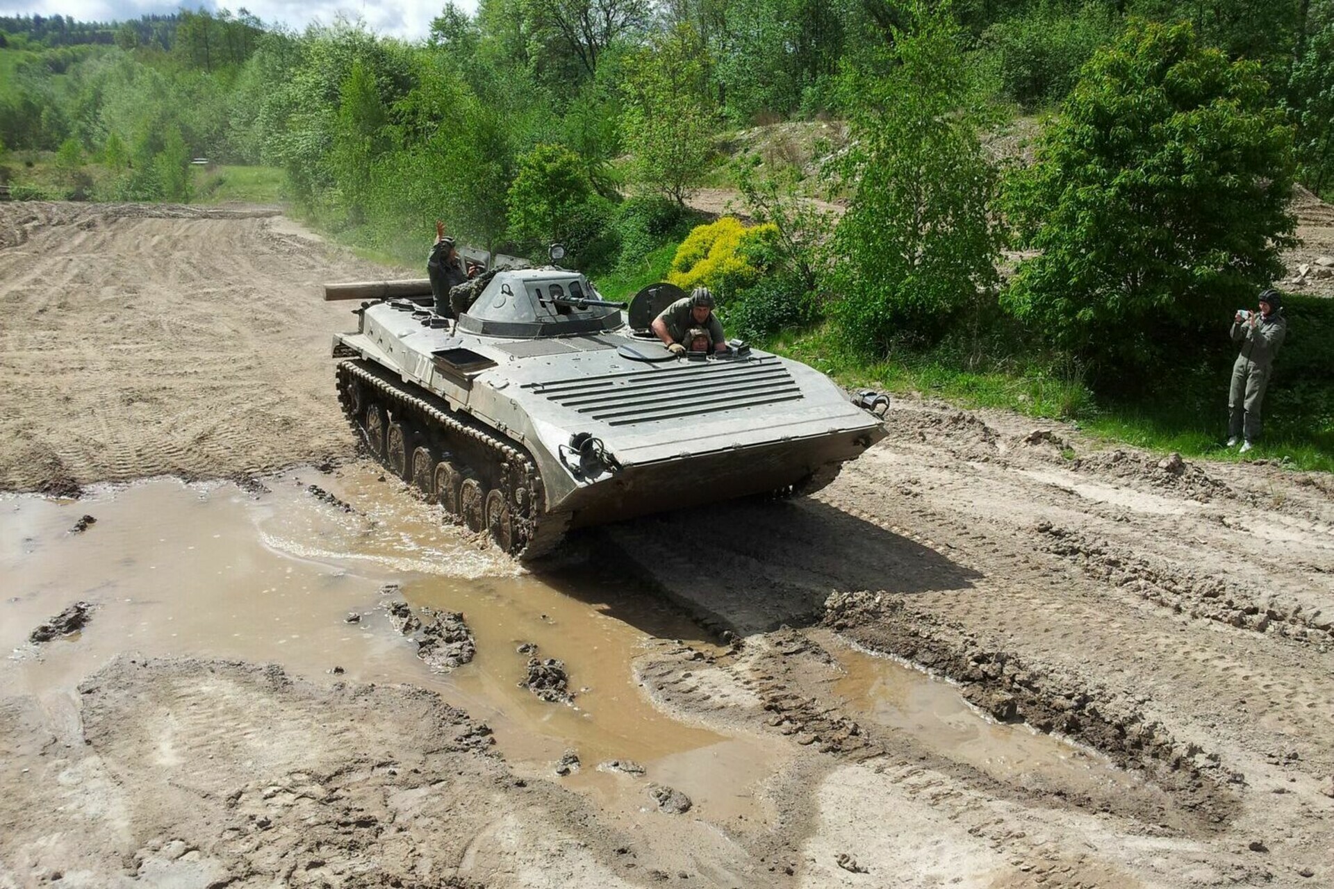 Panzer (BMP) + Militär-Truck Tatra 813 selber fahren