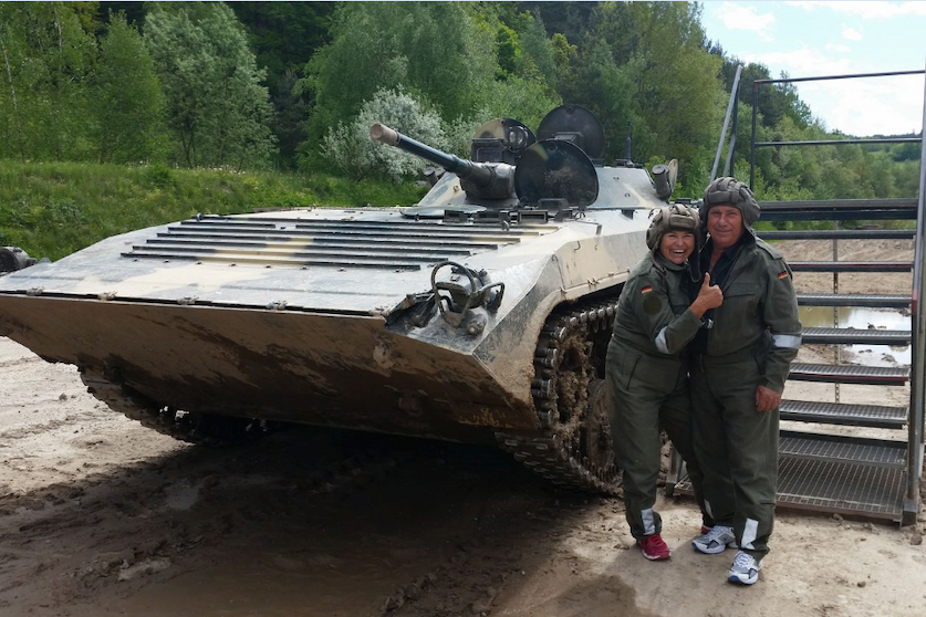 Panzer fahren: Partnergutschein im BMP