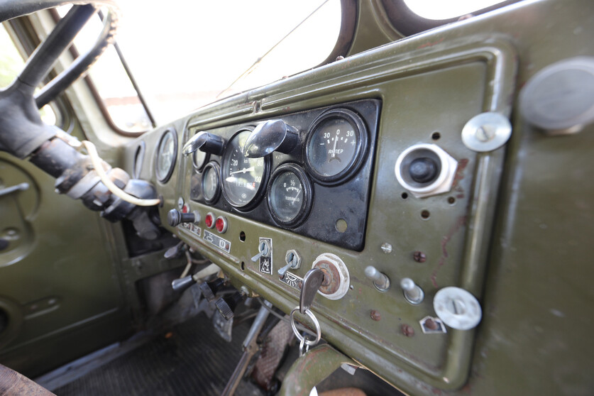 Mitfahren im LKW | Militär-Truck Ural-375