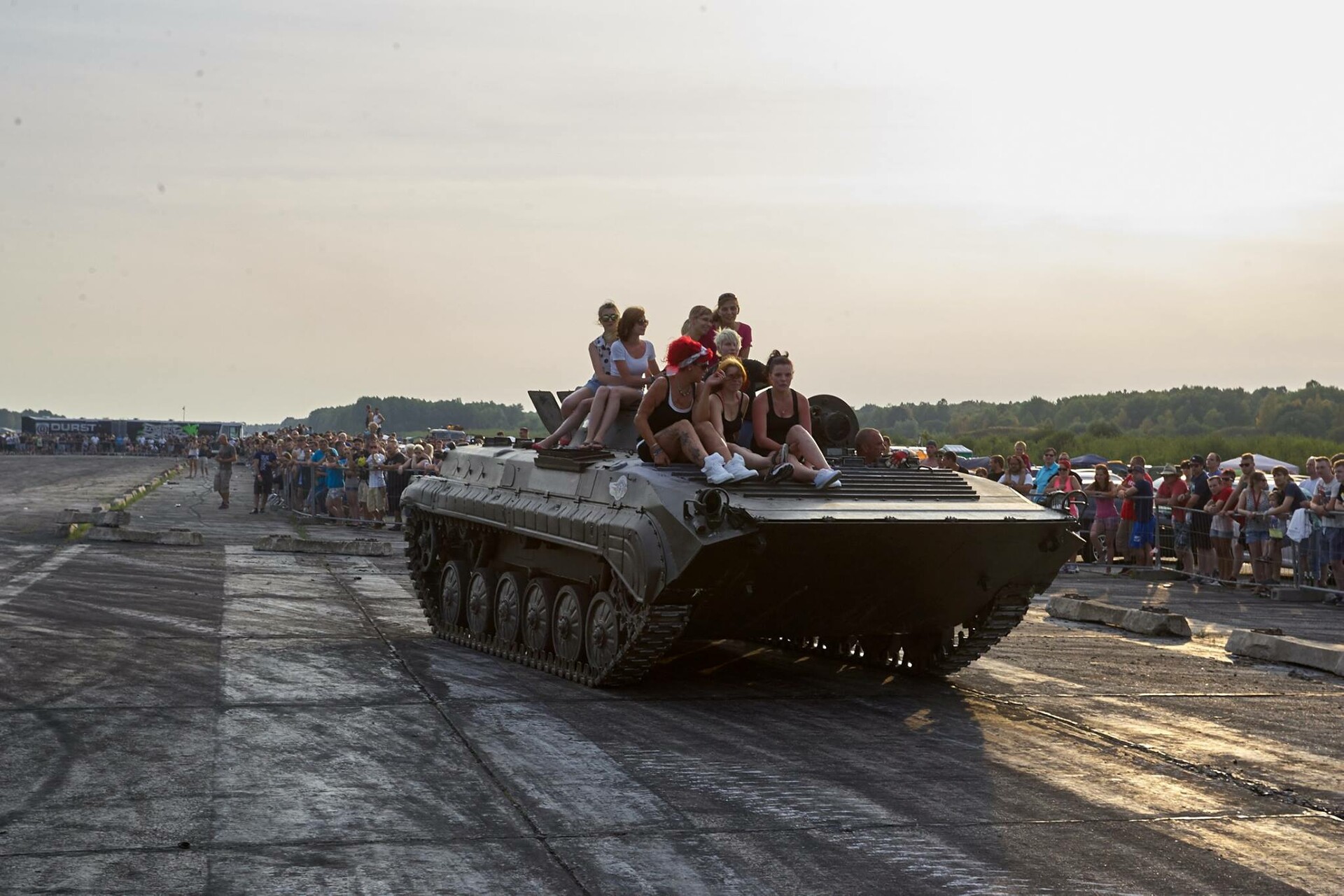 Mitfahren im Panzer: Familienticket inkl. 5 Personen