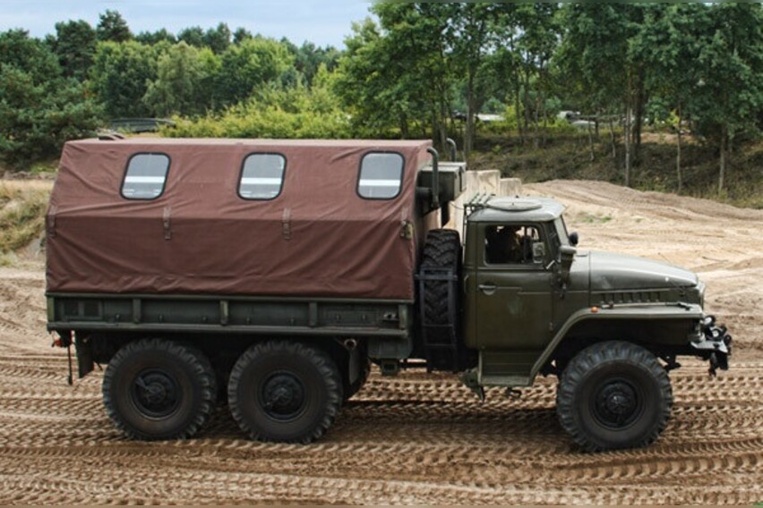 LKW | Militär-Truck selber fahren: URAL-375D (3 Runden)