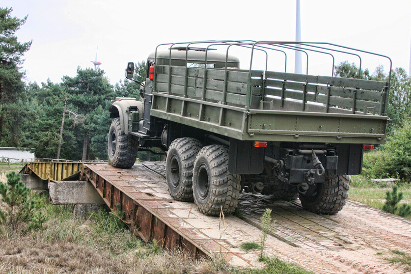 LKW | Militär-Truck selber fahren: KrAZ-255B (3 Runden)