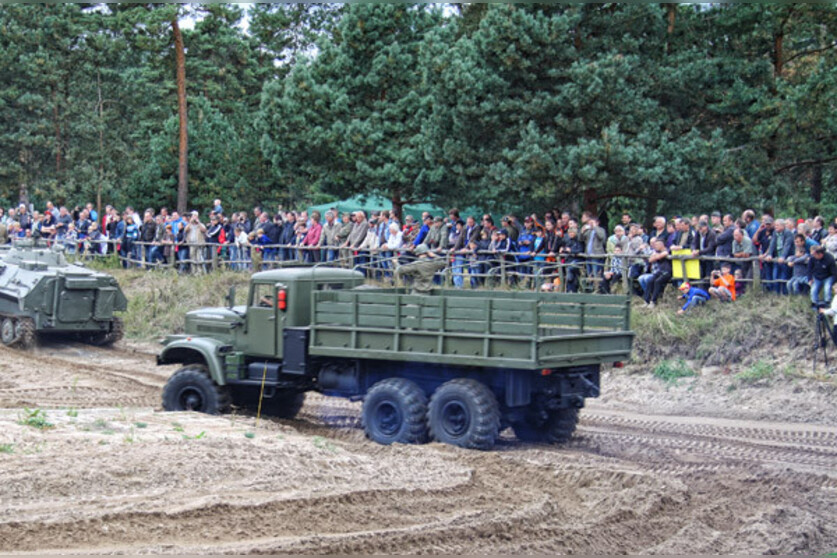 LKW | Militär-Truck selber fahren: KrAZ-255B (3 Runden)