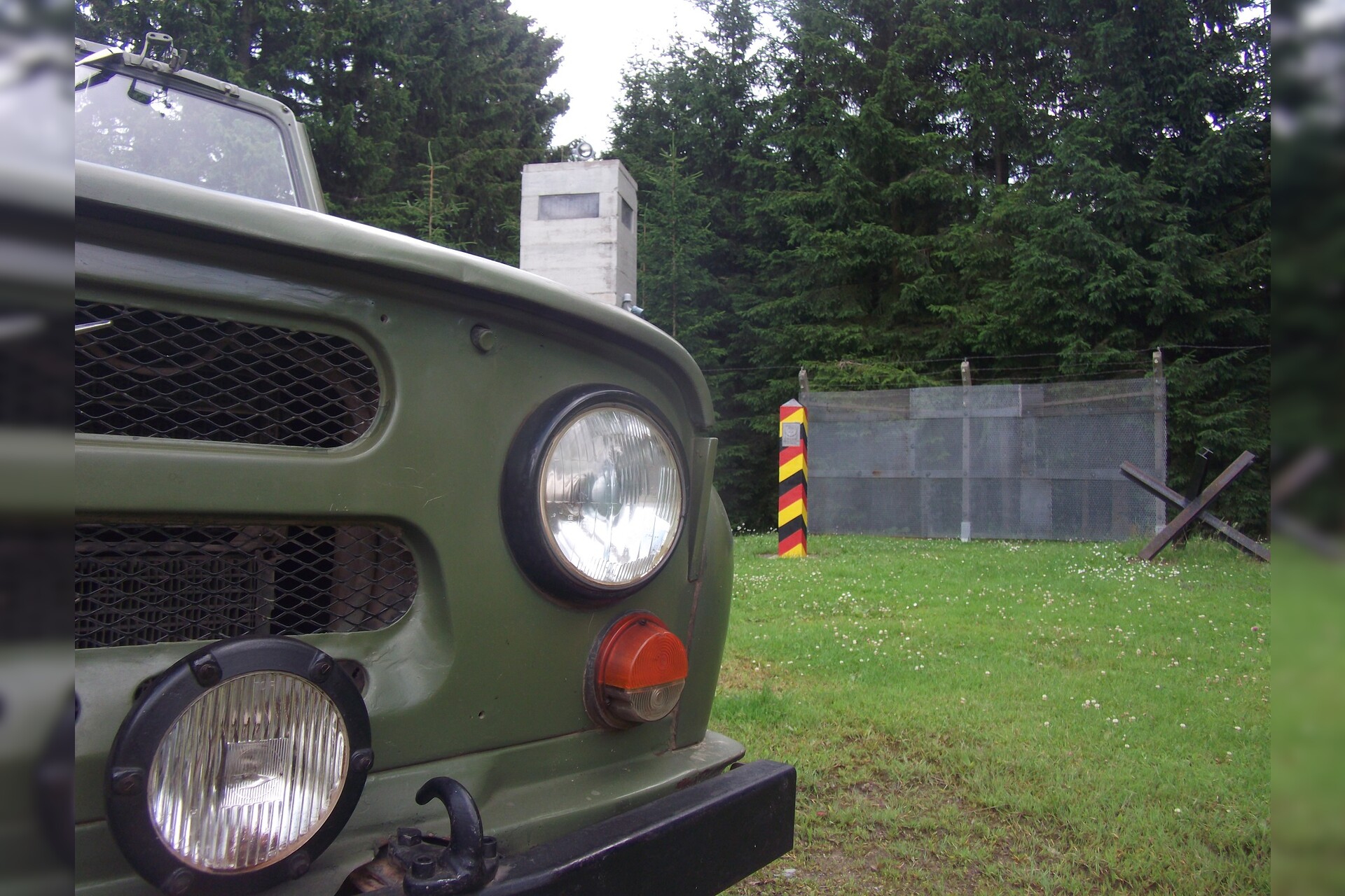 Mitfahren im Militär-Jeep (UAZ)