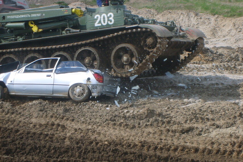Panzer fahren inkl. Car-Crashing