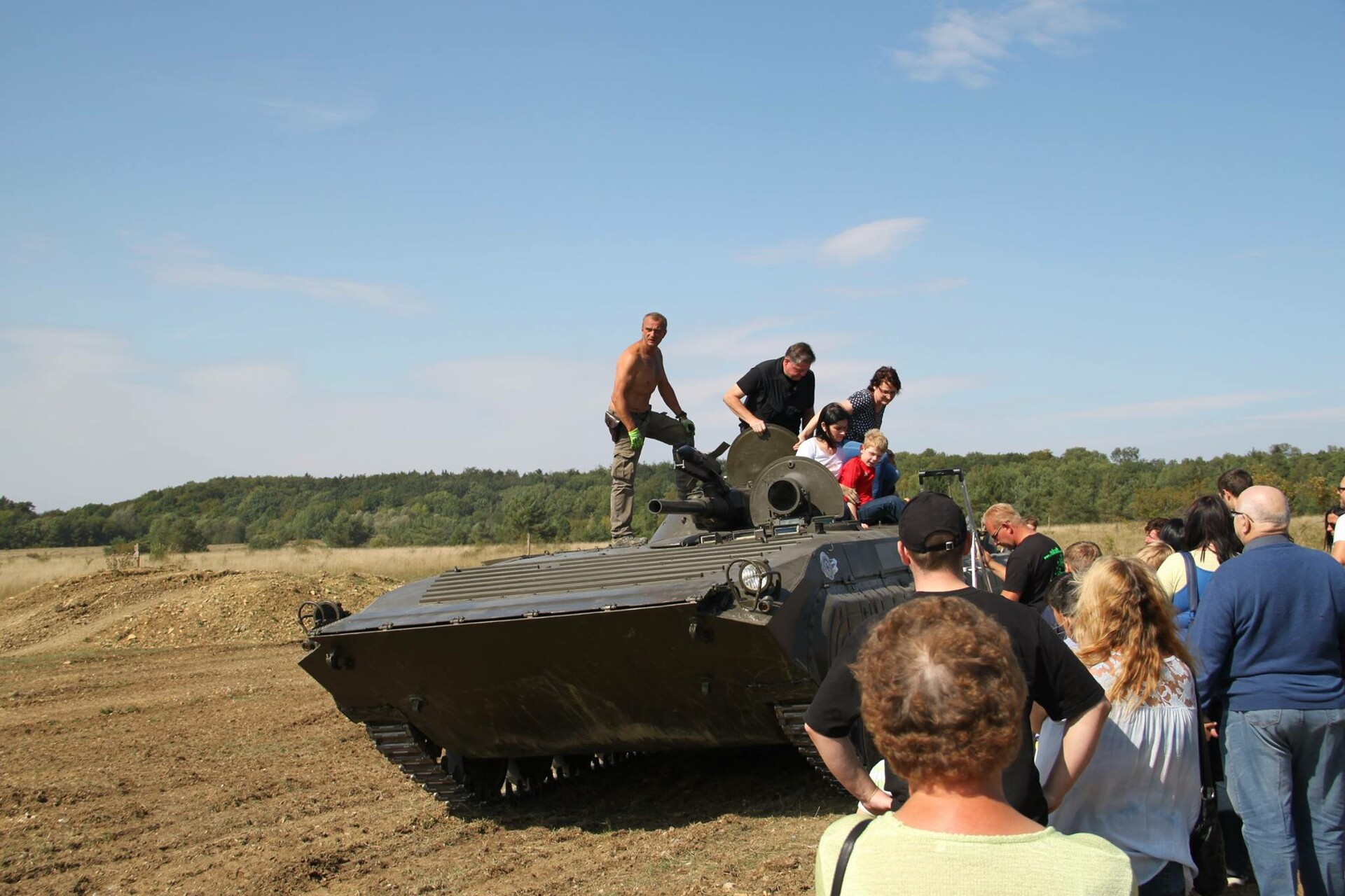 Mitfahren im Panzer: Familienticket inkl. 5 Personen