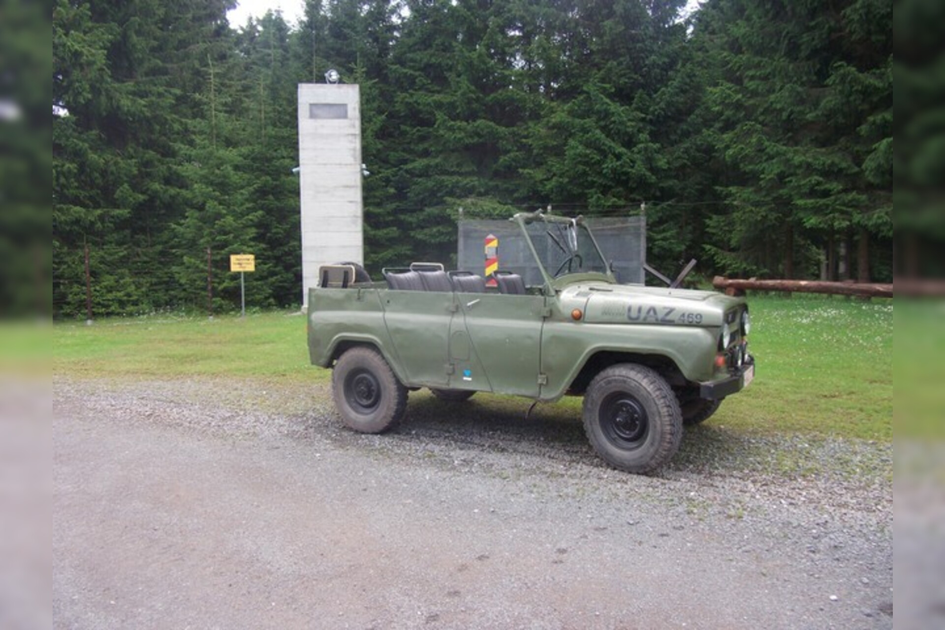 Mitfahren im Militär-Jeep (UAZ)