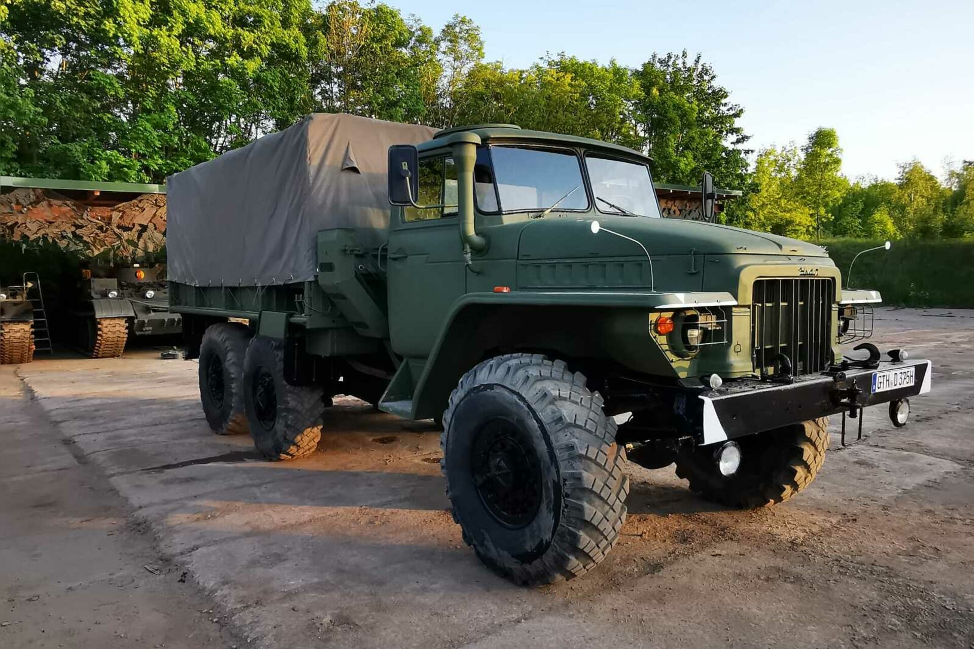 Mitfahren im LKW | Militär-Truck URAL-375