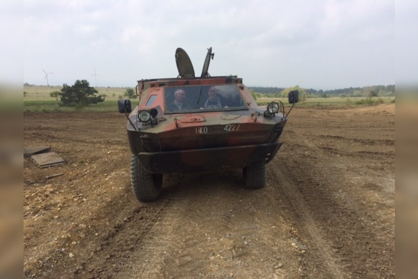 Mitfahren im Radpanzer SPW-40