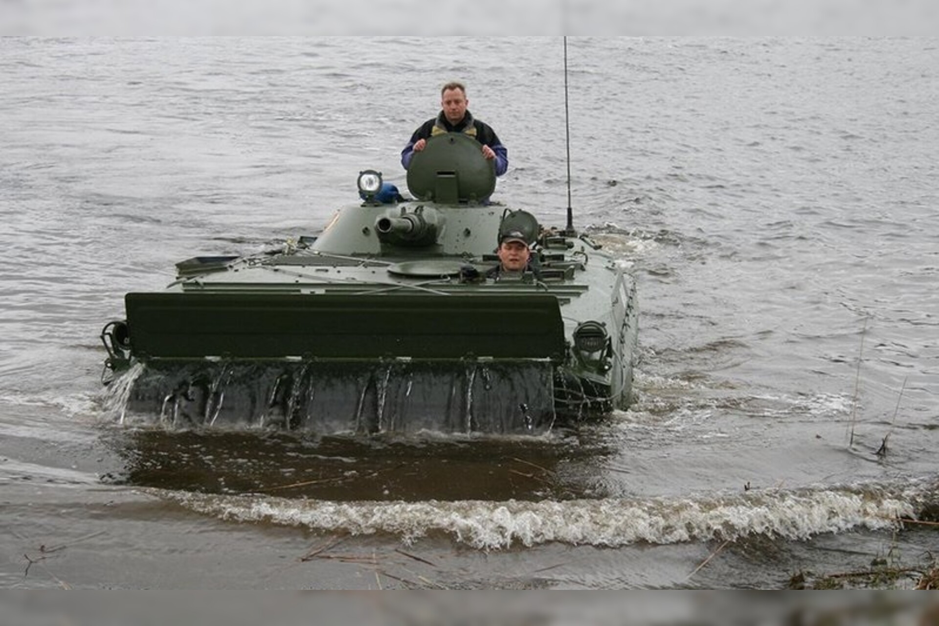 Speedfahrt im Schützenpanzer BMP