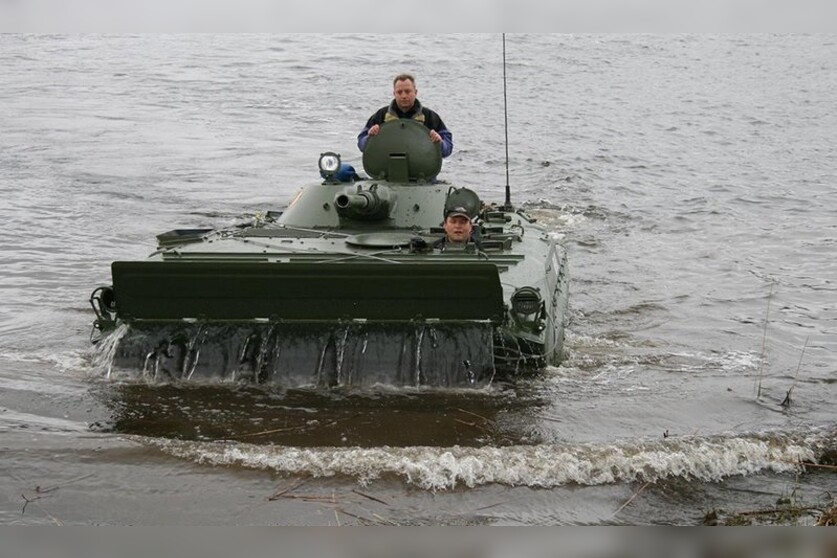 Speedfahrt im Schützenpanzer BMP