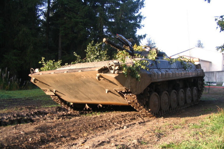 Schützenpanzer BMP selber fahren: Gruppenticket inkl. 5 Personen