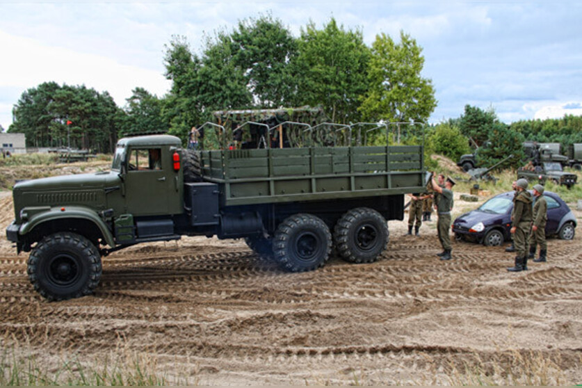 LKW | Militär-Truck selber fahren: KrAZ-255B (3 Runden)