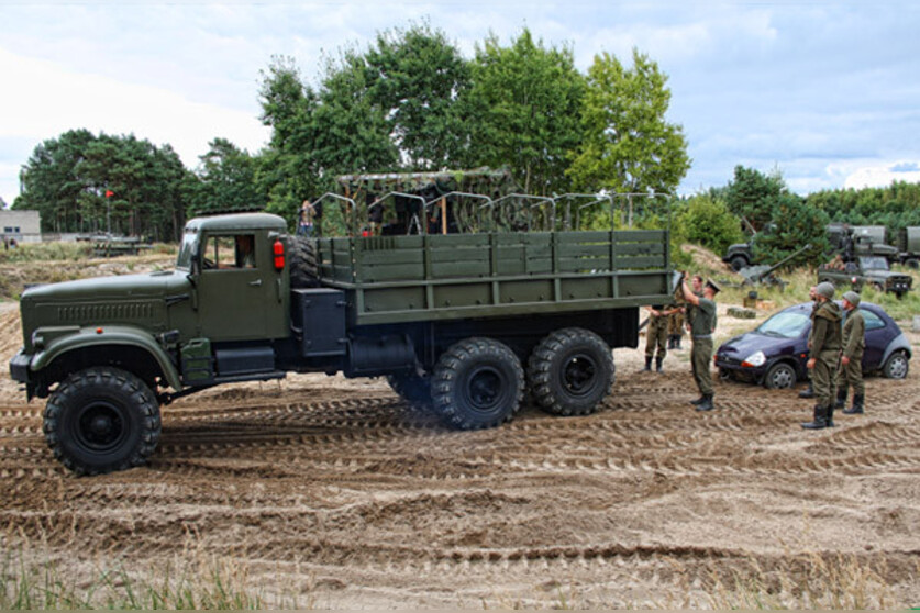 LKW | Militär-Truck selber fahren: KrAZ-255B (3 Runden)